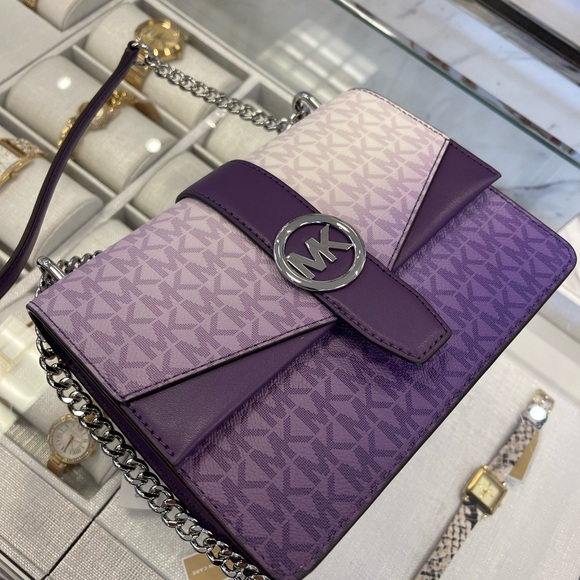 MICHAEL KORS Greenwich Md Ombré Signature Logo Tri-Fold Wallet
Dark Purple Multi - Picture 9 of 16